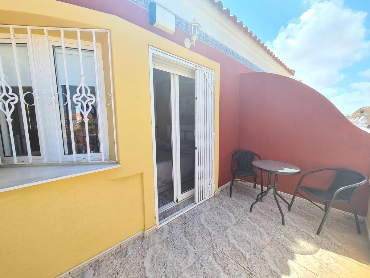 2 Bedroom Property In Closed Urbanisation Torrevieja Exterior foto